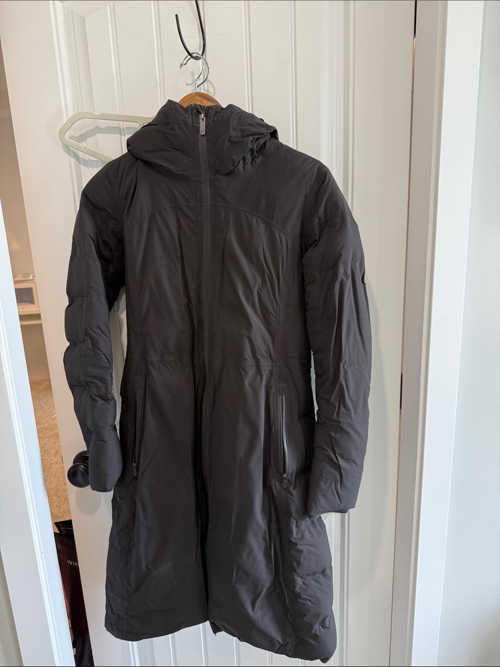 Lululemon Women's Long Hooded Winter Coat - Black